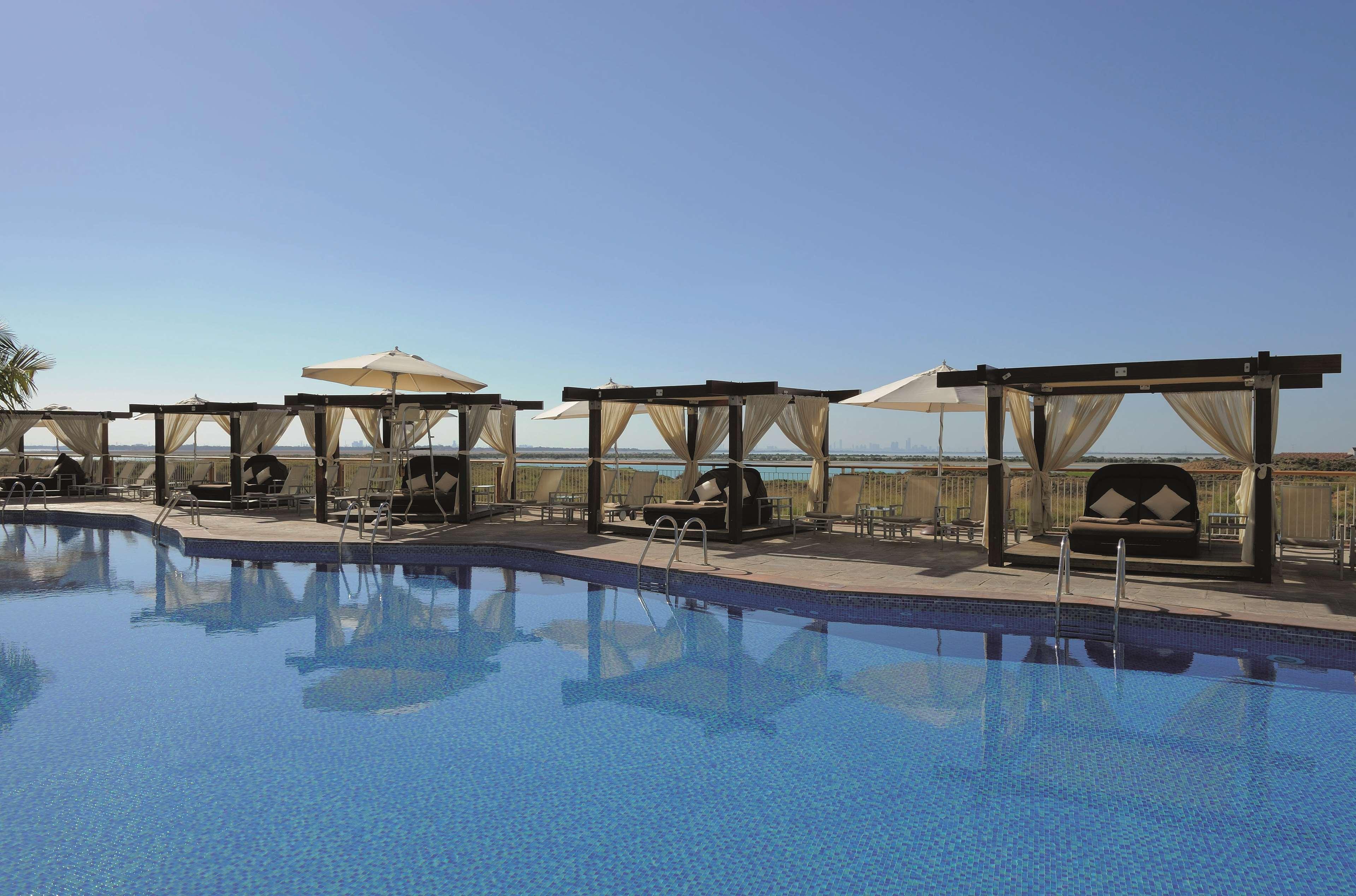 Отель Radisson Blu Hotel, Yas Island Абу-Даби