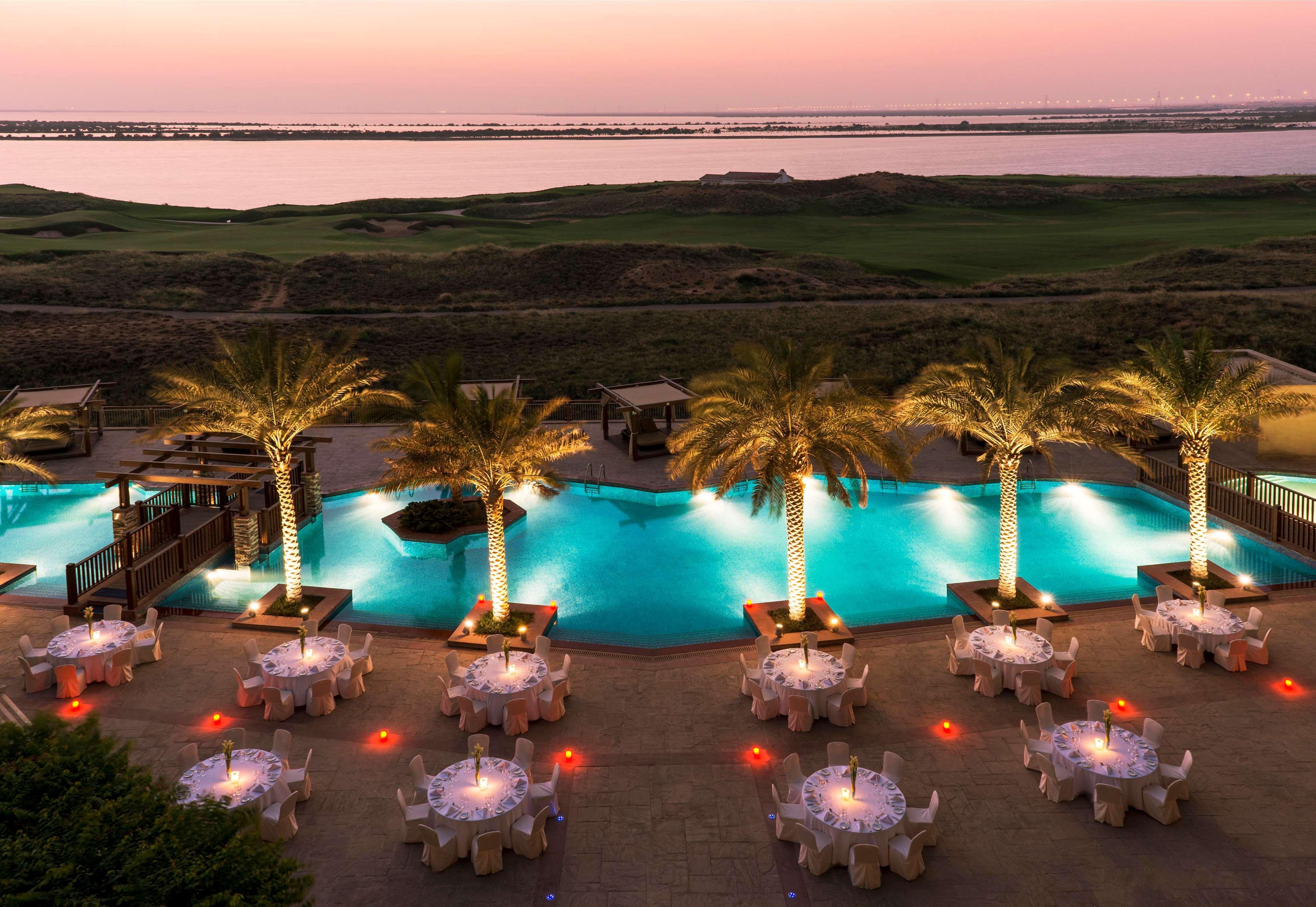 Radisson Blu Hotel, Yas Island 4* Абу-Даби