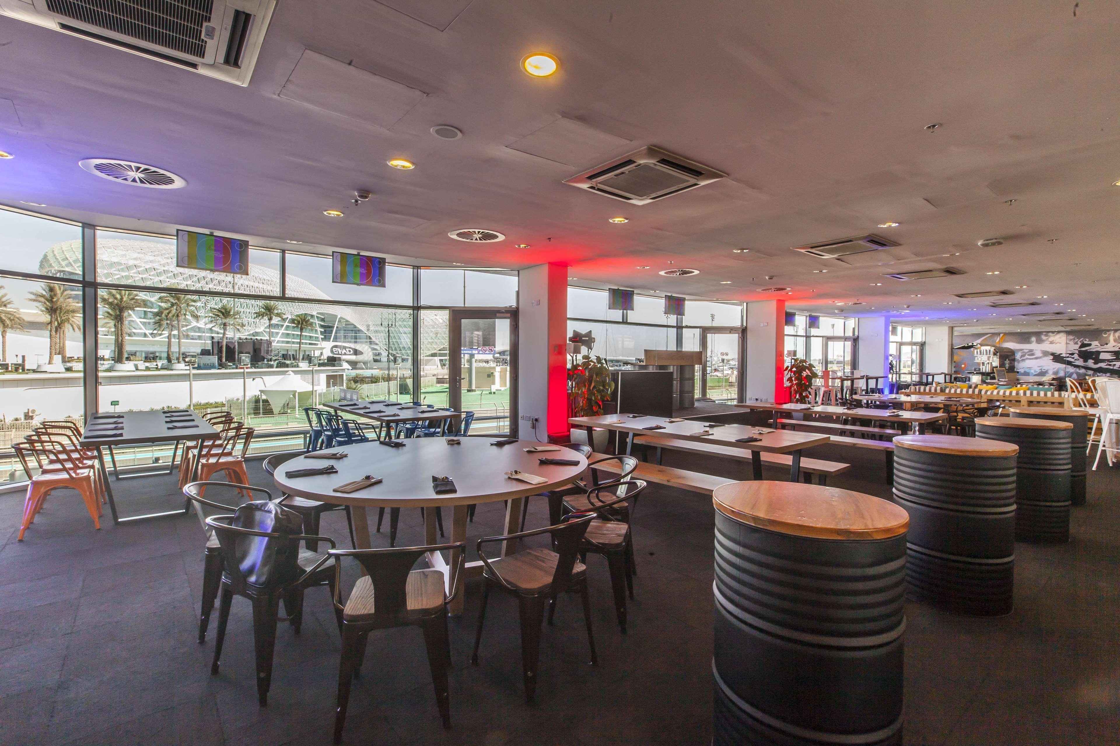 Отель Radisson Blu Hotel, Yas Island