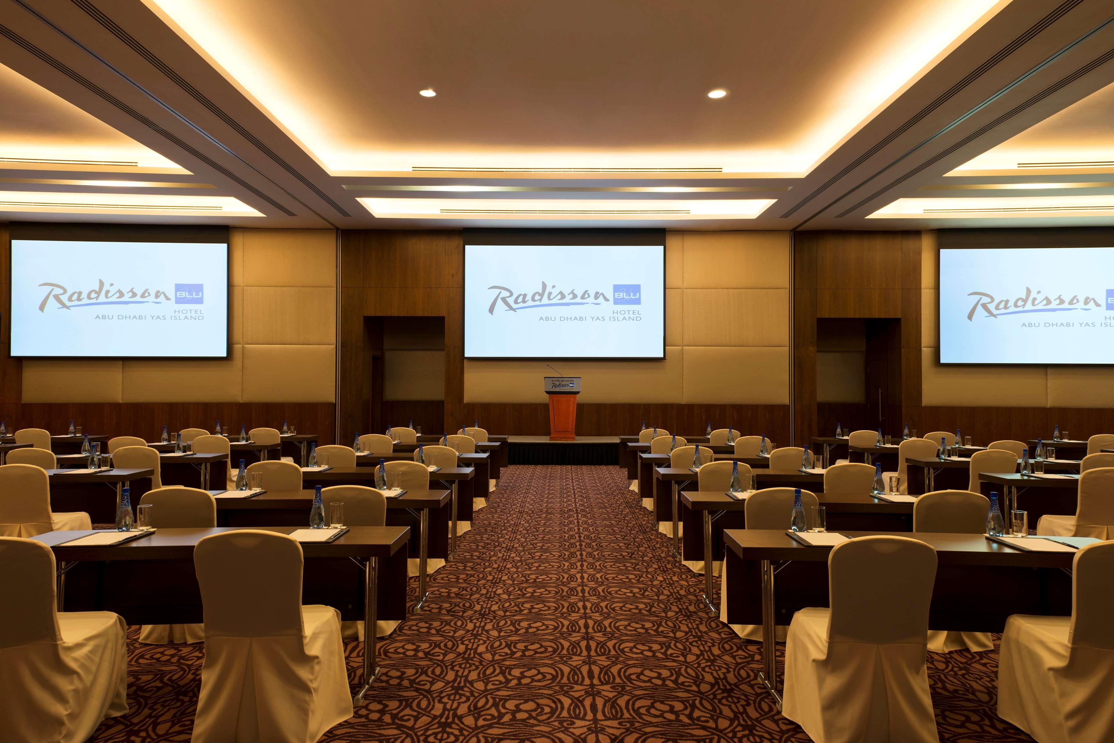 Radisson Blu Hotel, Yas Island Отель Абу-Даби