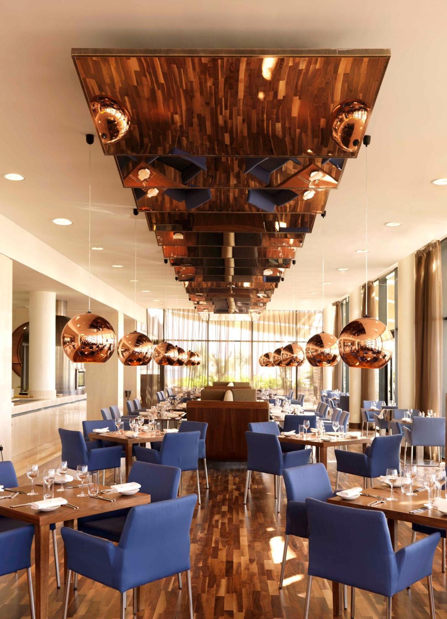 Отель Radisson Blu Hotel, Yas Island 4*